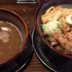 食器が残念、つけ麺は普通。東京新宿「光麺 新宿南口店」のつけ麺レビュー