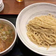 大阪あらうま堂のつけ麺を都駅拉麺小路で食べてきた