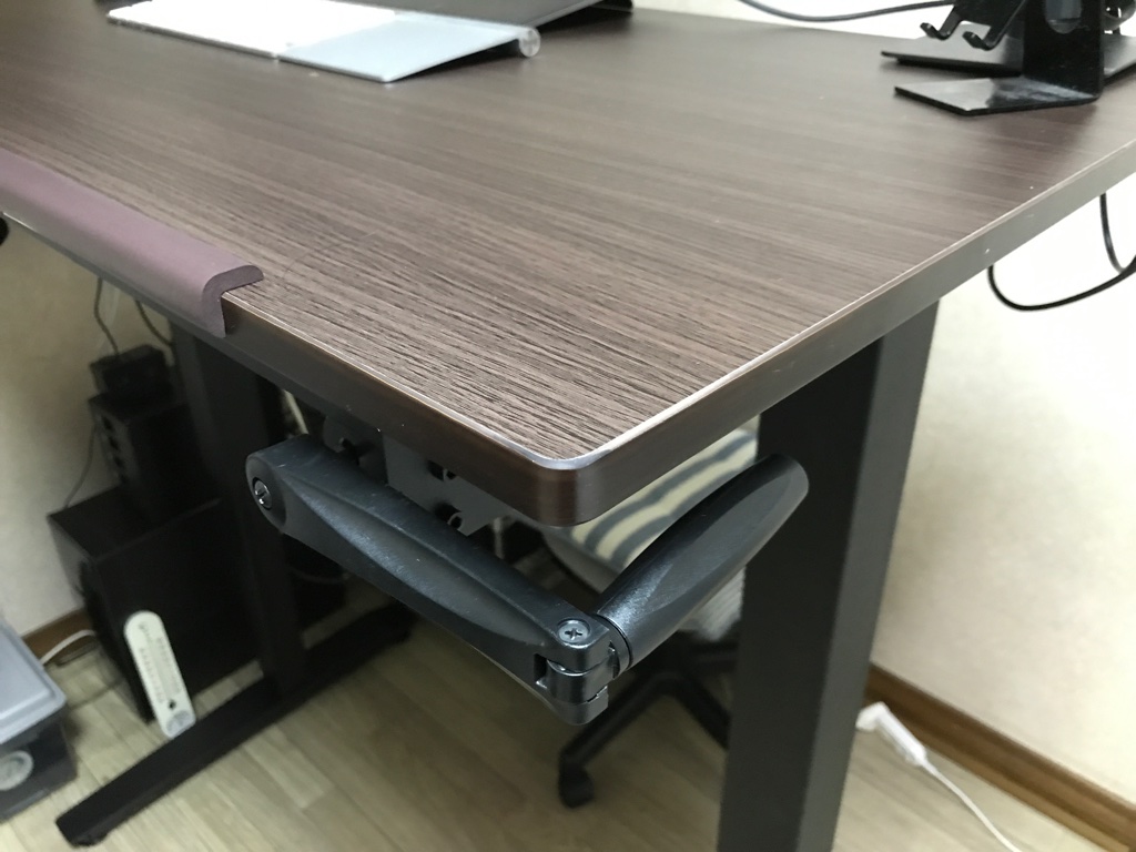 ニトリ 手動昇降式デスク(マーフィー2 120 DBR) テーブル