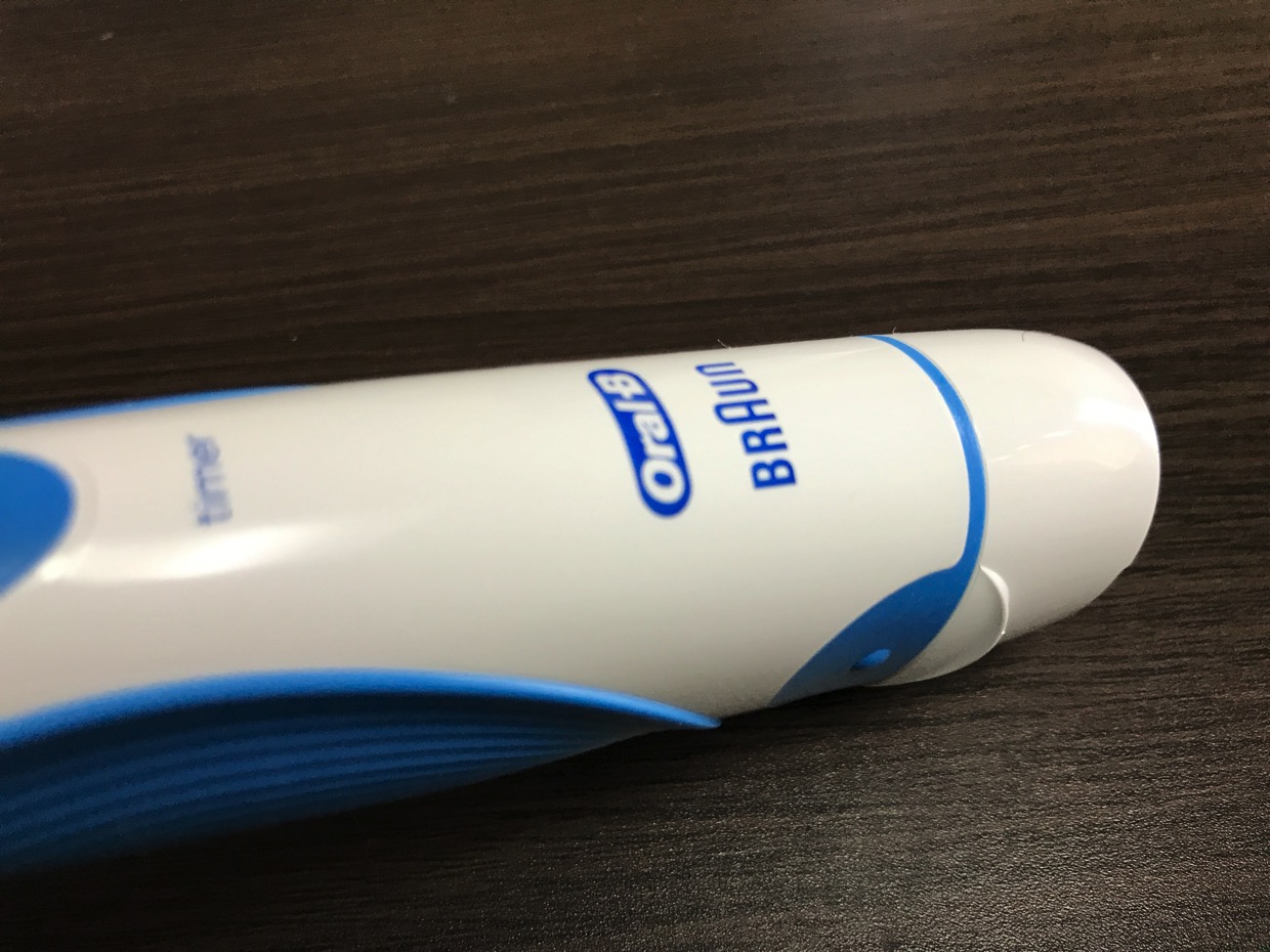 旅行に持っていくのに便利な電動歯ブラシ「ブラウンオーラルB 乾電池タイプ」レビュー | 経験知