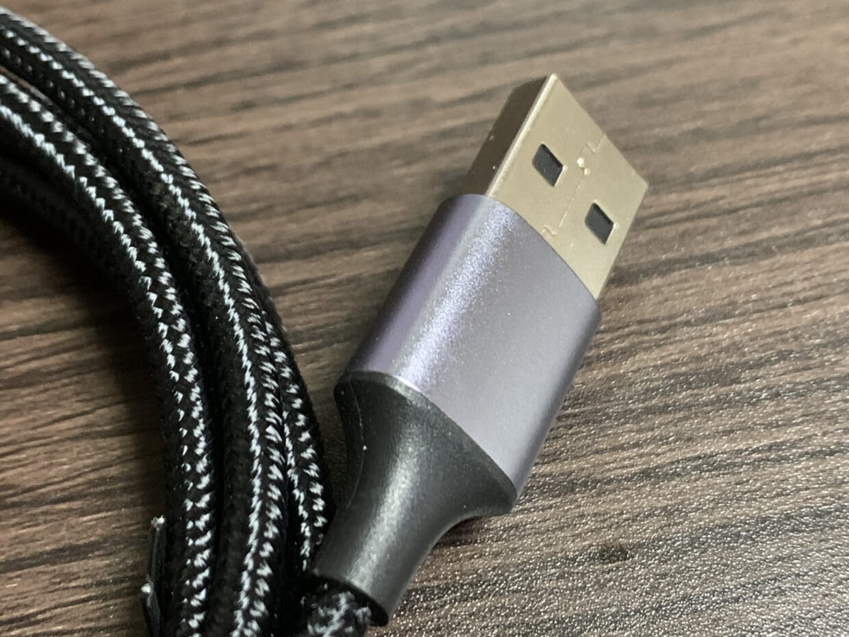 USB-A側のコネクタ