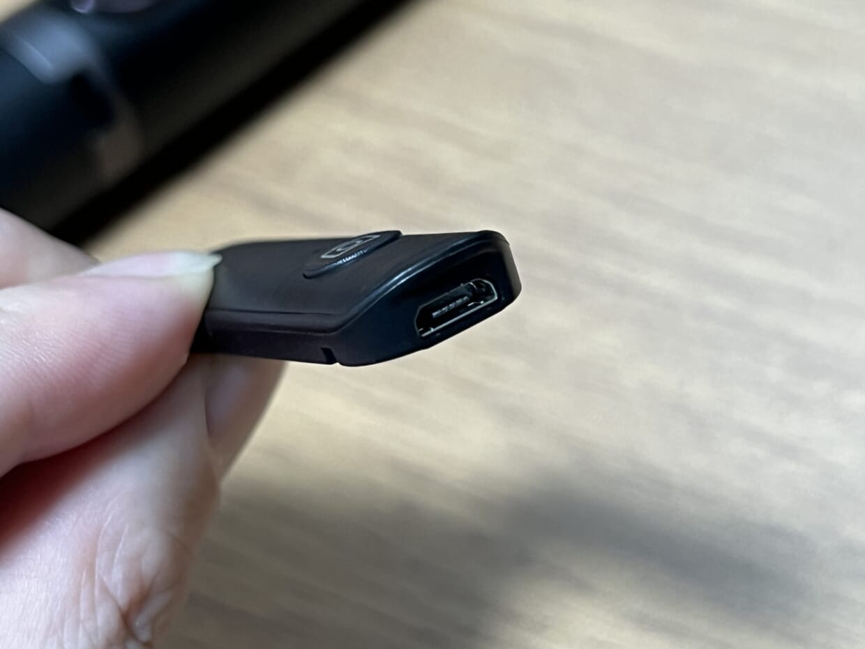 micro USB端子